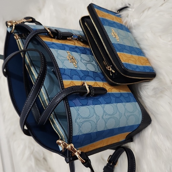 💙🔹️Coach🔹 Mollie Tote 25 Signature Jacquard With Stripes And Matching Wallet - Picture 15 of 17
